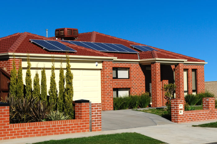 The Differences Between Grid Tied Off Grid Hybrid Solar